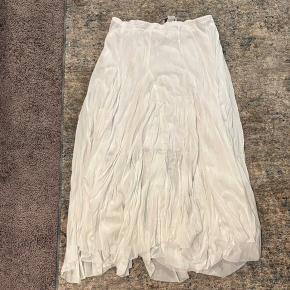 Dresses & Skirts - 3/$5🌷 Flowy White XL Women's Moa Moa Skirt